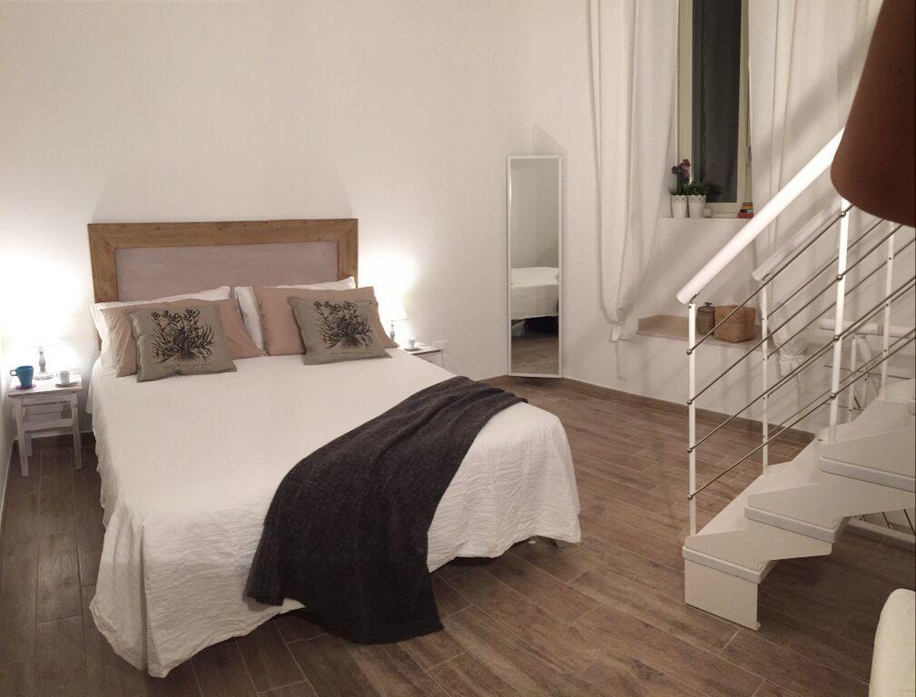 Little Tower Apartment Бари Екстериор снимка